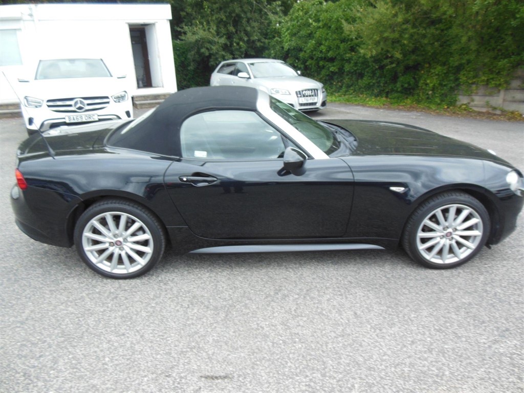 Fiat 124 Spider-3