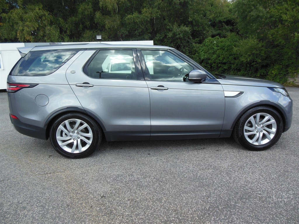 Land Rover Discovery-5