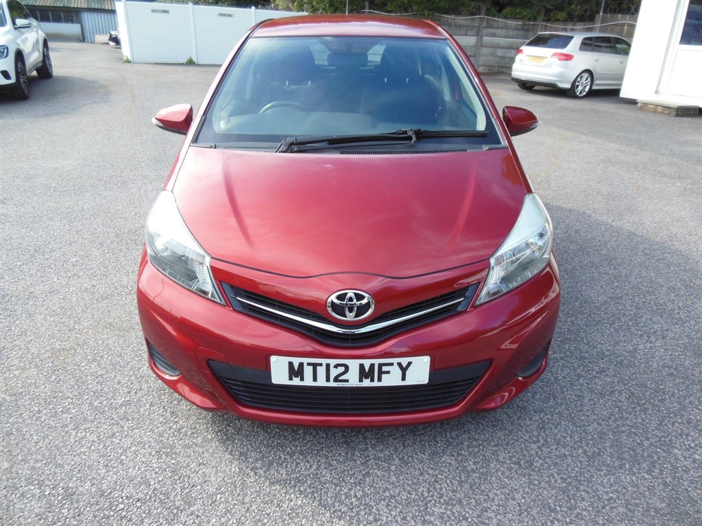 Toyota Yaris-2